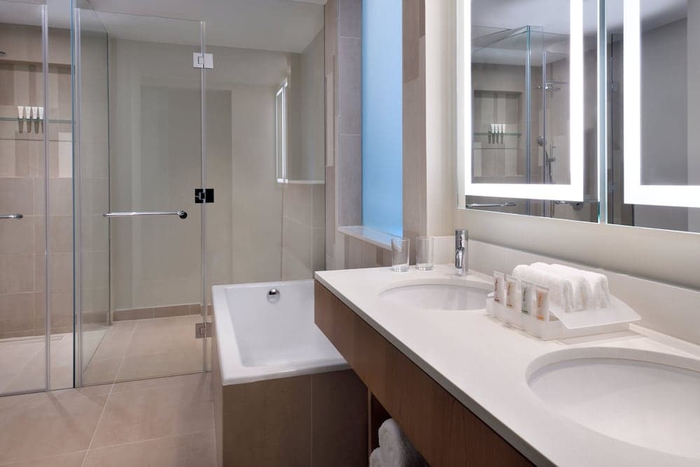 Holiday Inn & Suites Dubai Festival City by IHG — 22