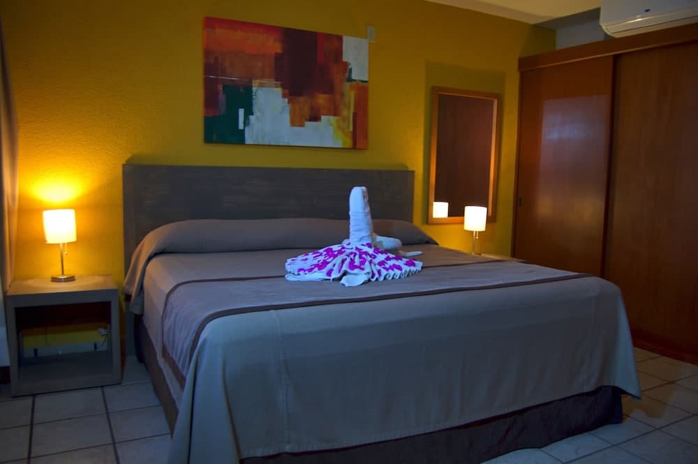 Sunrock Hotel and Suites — 10