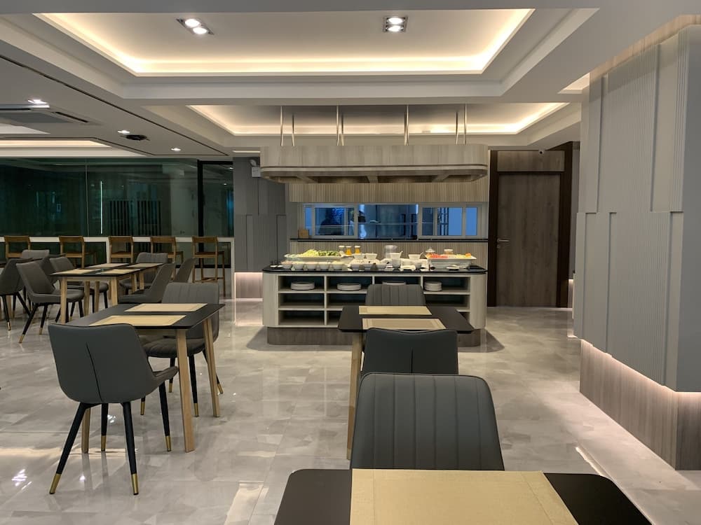 Thana Wisut Hotel — 9