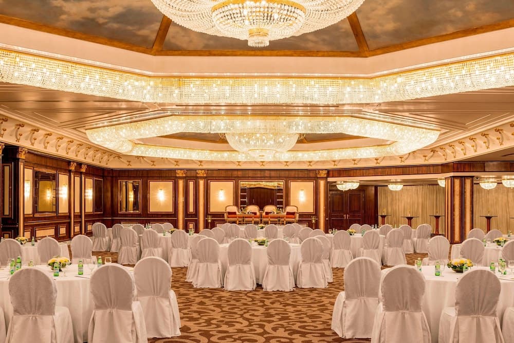 Le Meridien Dubai Hotel & Conference Centre — 29