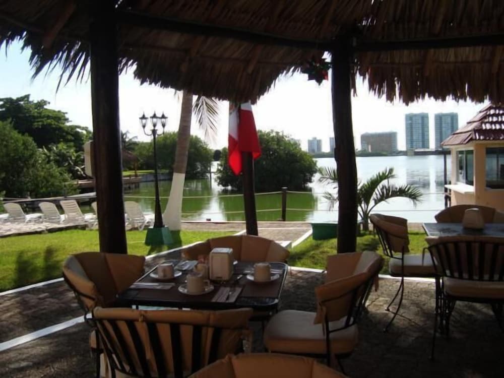 Gran Laguna Real — 6