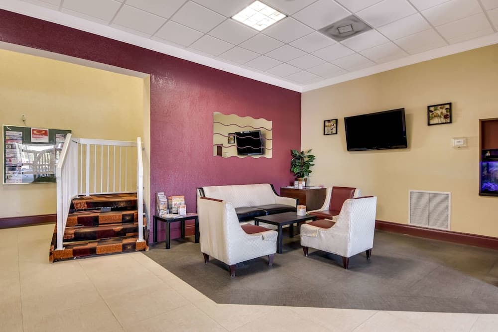 Econo Lodge Busch Gardens — 28