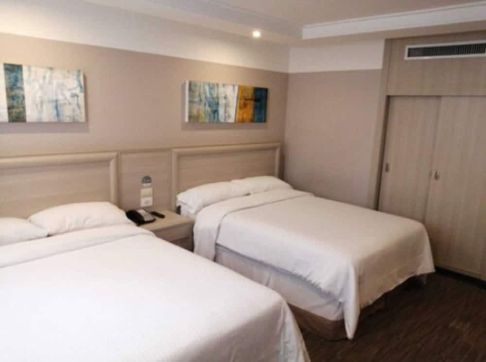 Hotel Marbella — 21