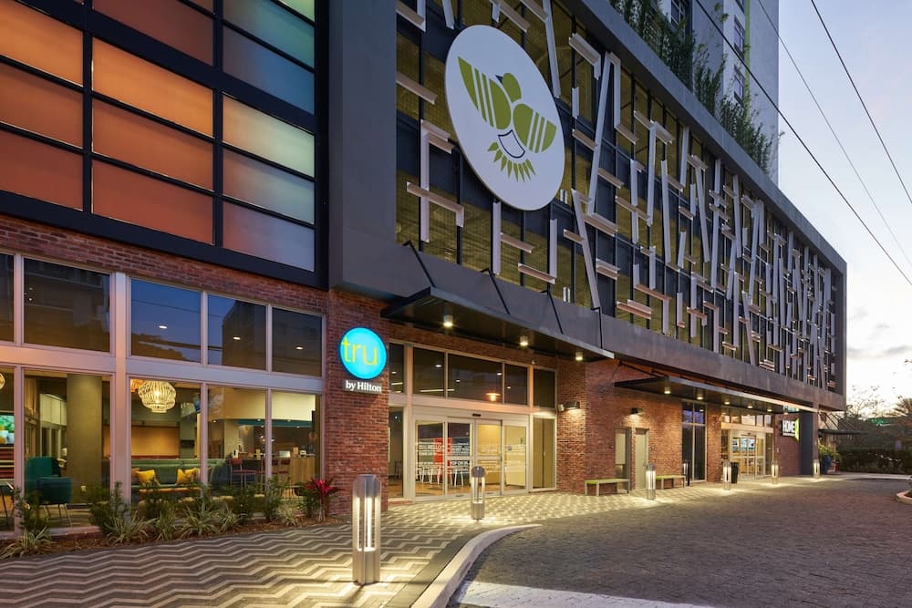 Tru by Hilton Fort Lauderdale Downtown — 7