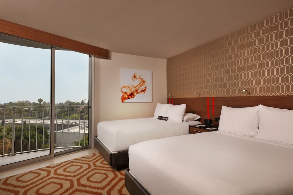 Hotel Angeleno — 15