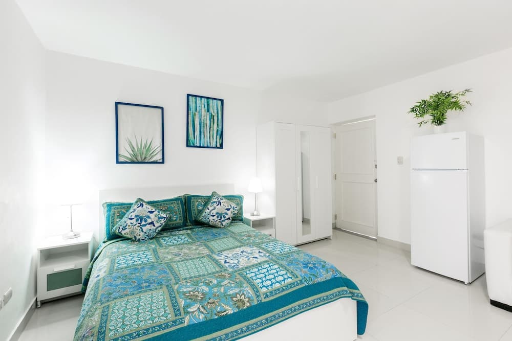 Hotel Tropicana Suites Deluxe Beach Club & Pool — 8
