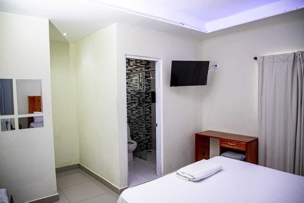 Hotel J&M — 13