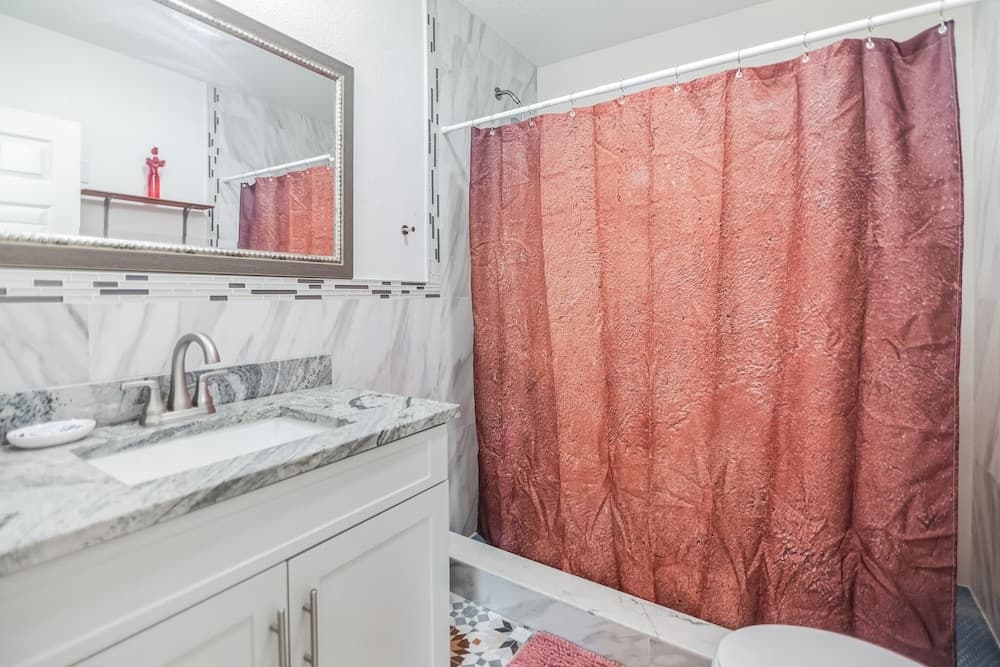 Spacious And Private Tampa Retreat 1 Bedroom Condo by Redawning — 5