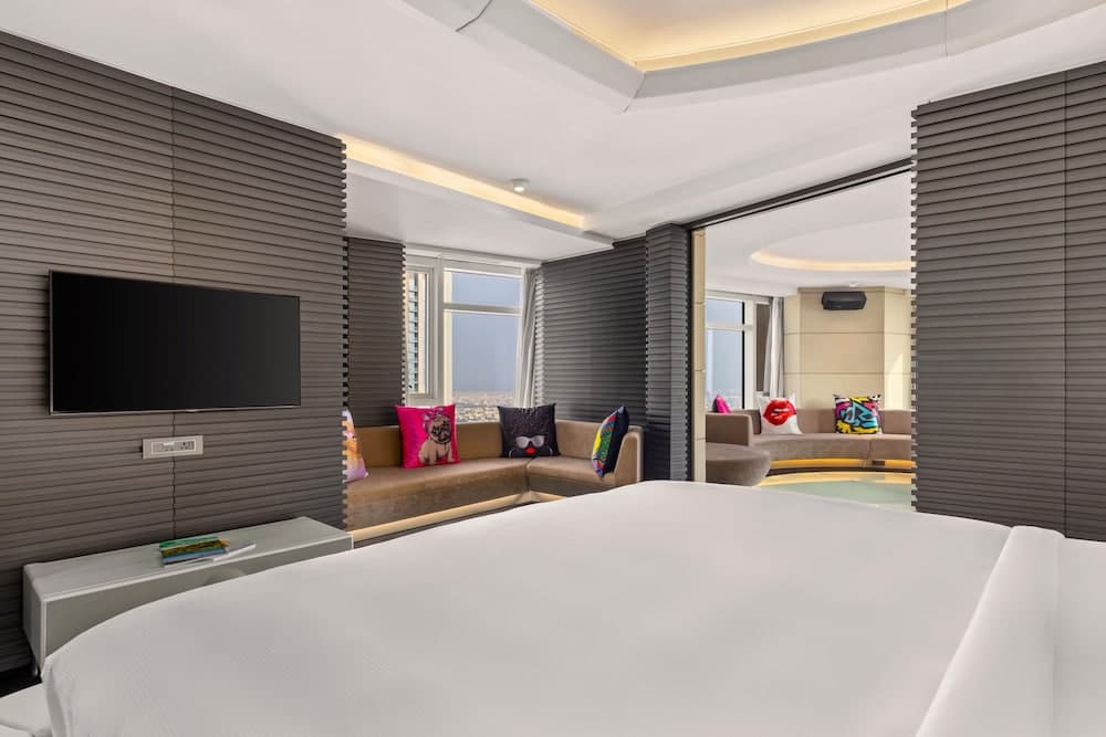 V Hotel Dubai, Curio Collection by Hilton — 30