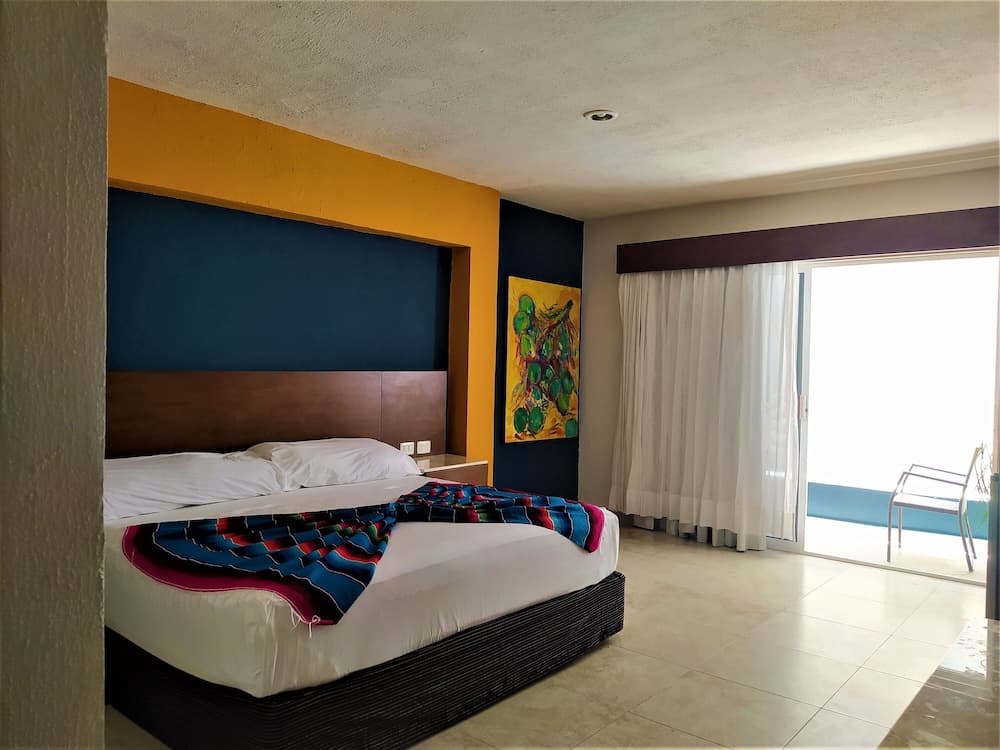 Hotel Mariachi by Kavia 5th Av — 4