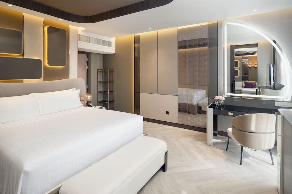 Pathumwan Princess Hotel — 14