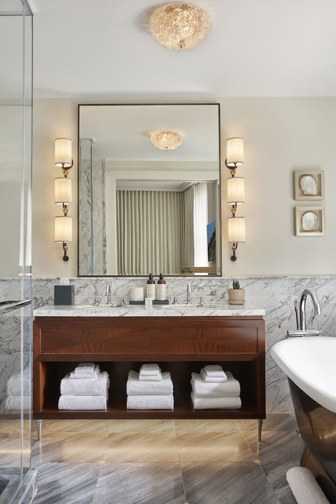 The Wall Street Hotel — 17