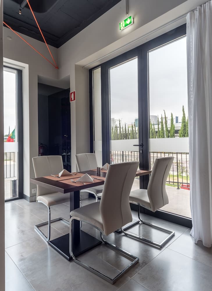 Hotel Star Inn Lisbon Aeroporto — 24