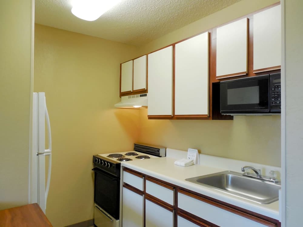 Extended Stay America Suites Ft Lauderdale Cyp Crk NW 6th Wy — 20