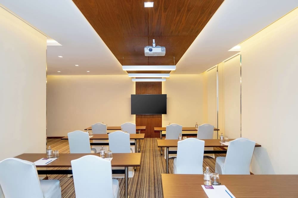 Hyatt Place Dubai Wasl District — 6