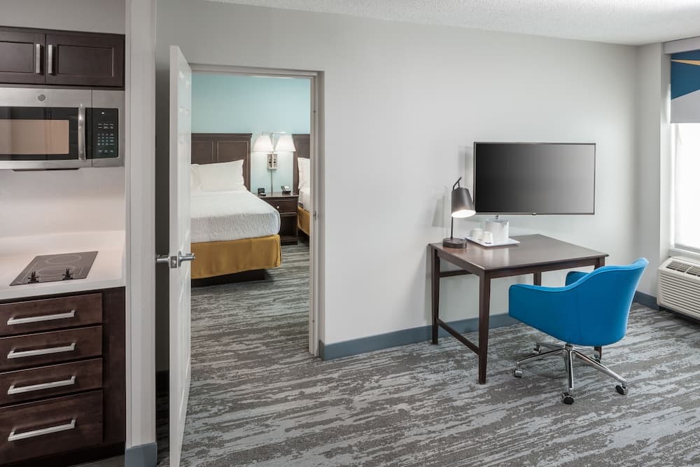 Hampton Inn & Suites by Hilton Miami-Doral/Centro Commerciale Dolphin — 4