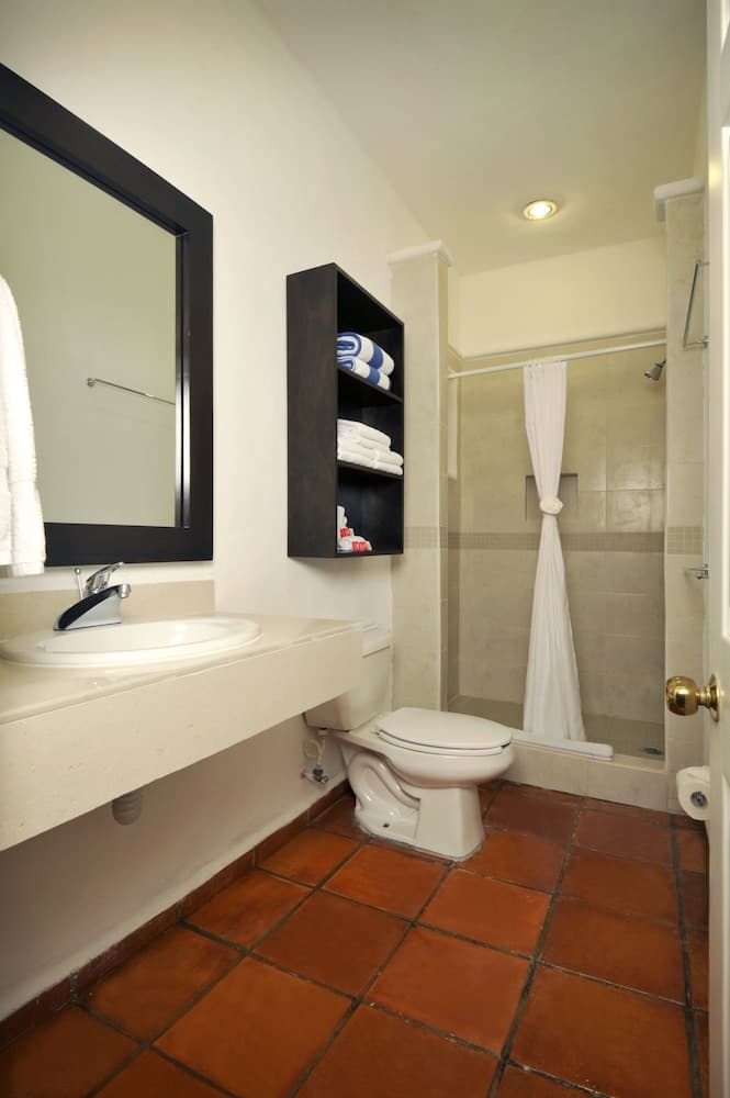 Las Palmas Condominio — 26