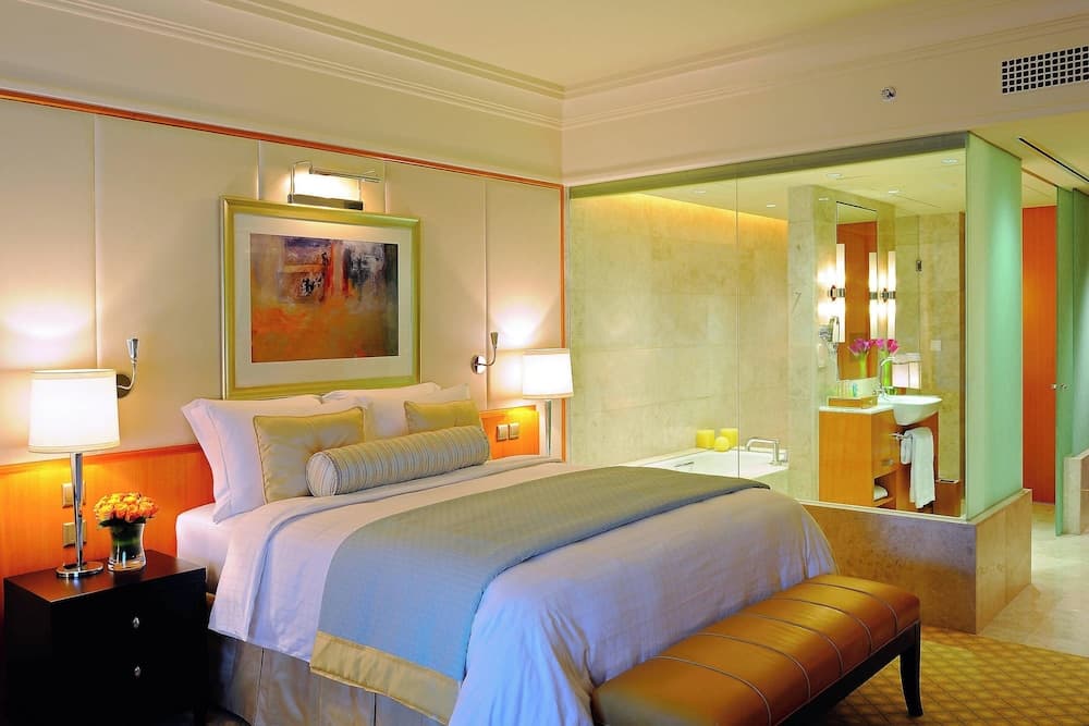 Das Ritz-Carlton, Dubai International Financial Centre — 13