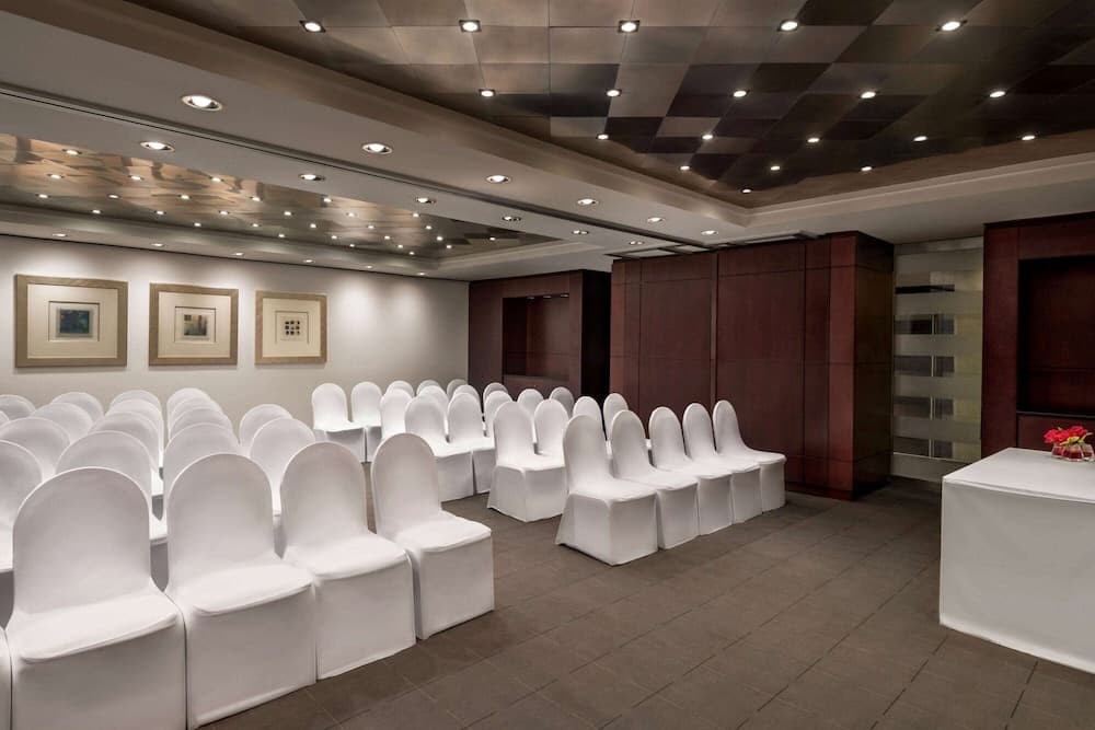 Ramada Plaza by Wyndham Dubai Deira — 26