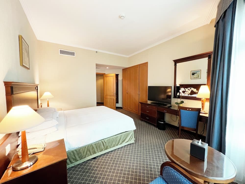 Swissôtel Al Murooj Dubai — 8