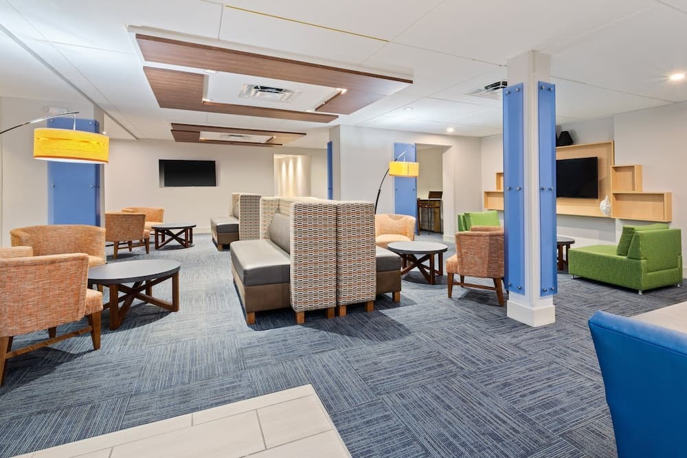 Holiday Inn Express Ft. Lauderdale Cruise-Airport by IHG — 12