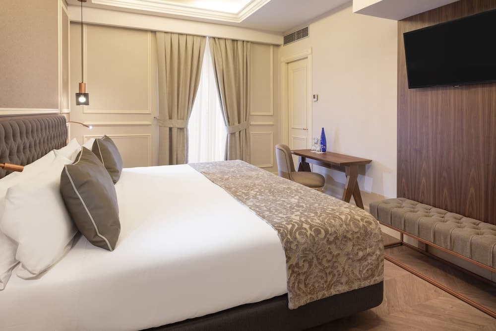 Catalonia Las Cortes Hotel — 22
