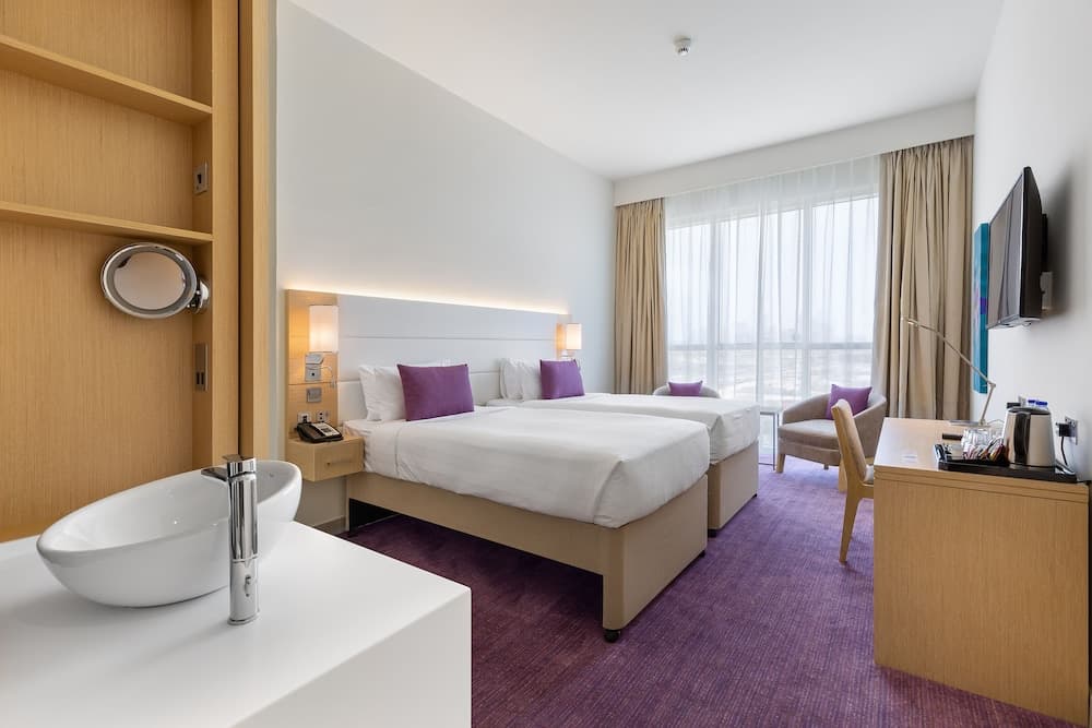 Premier Inn Dubai Ibn Battuta Mall — 6