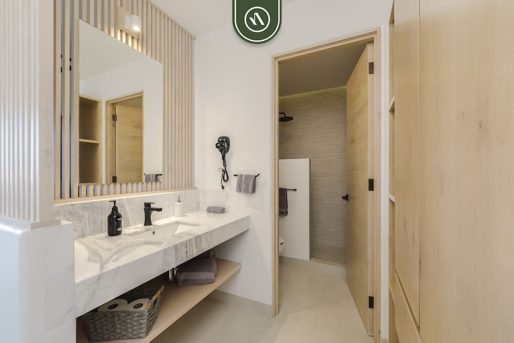 Tower 605 by Naya Homes — 12
