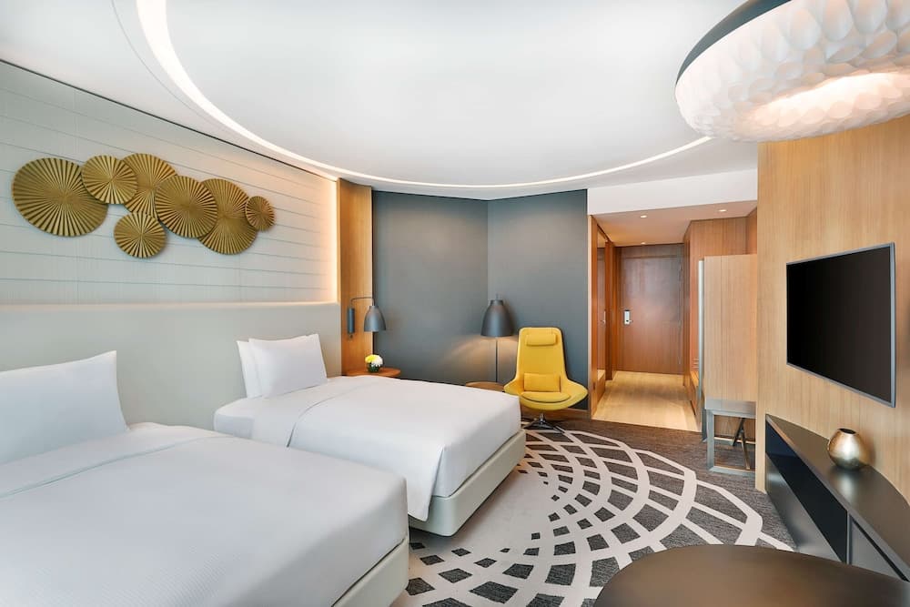 DoubleTree by Hilton Dubai - Business Bay — 13