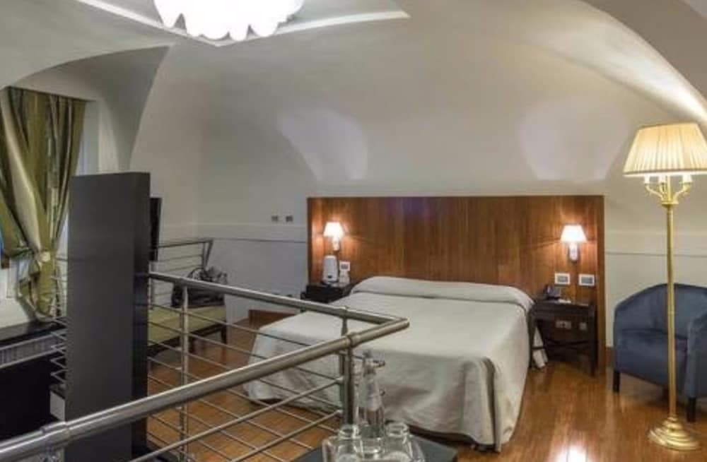 Albergo Del Senato — 13