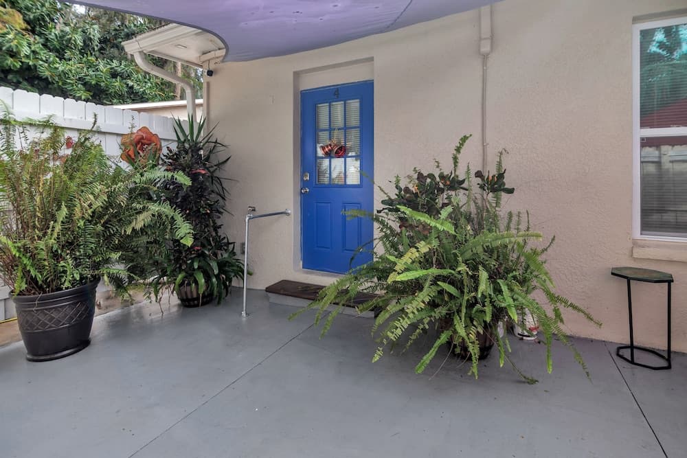 Spacious And Private Tampa Retreat 1 Bedroom Condo by Redawning — 8