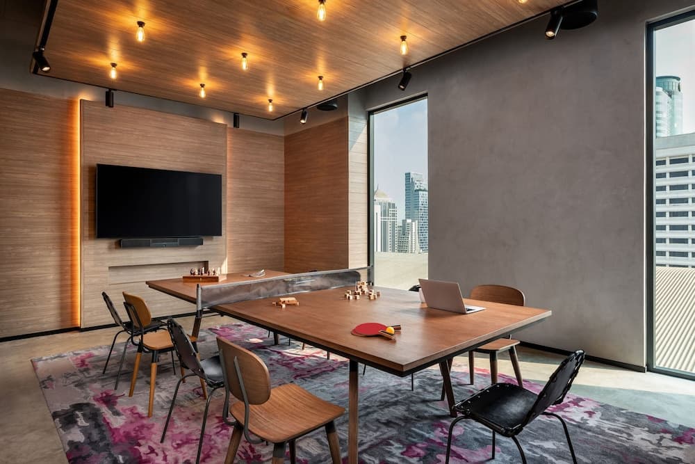 Moxy Bangkok Ratchaprasong — 8