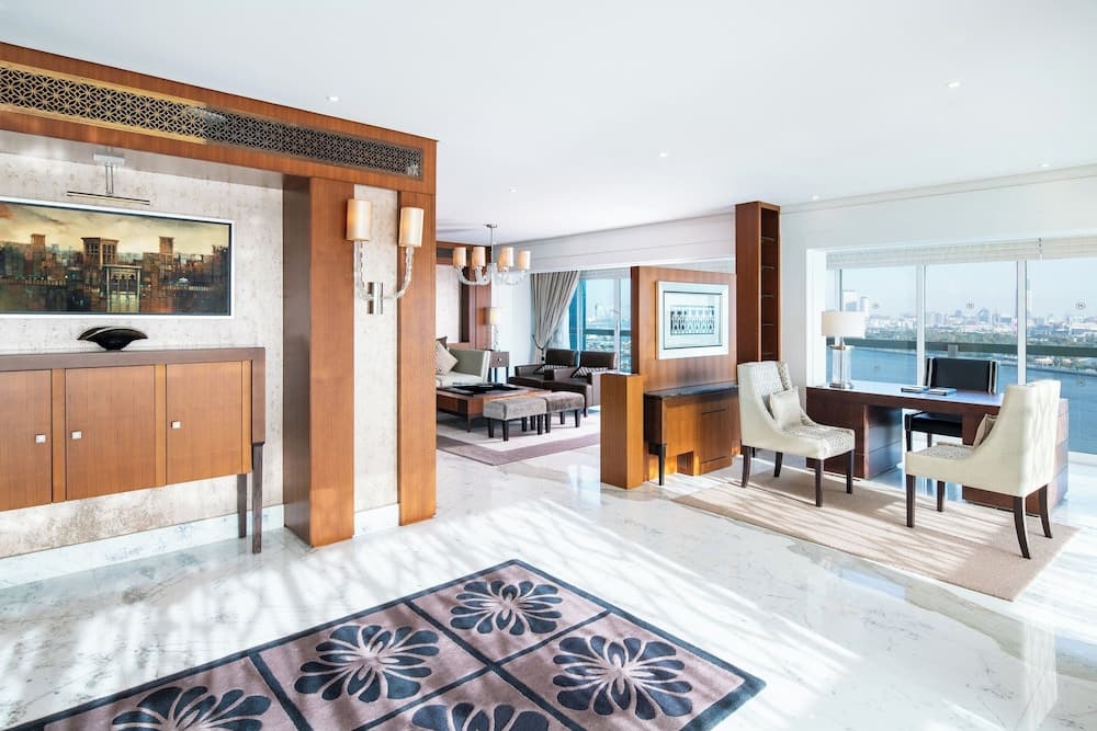Sheraton Dubai Creek Hotel & Towers — 16