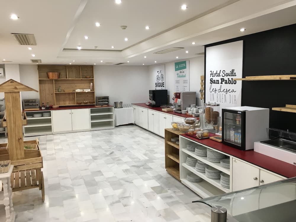 San Pablo Sevilla — 18