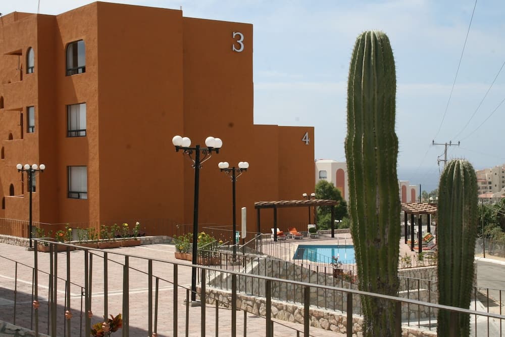 Sunrock Hotel and Suites — 18