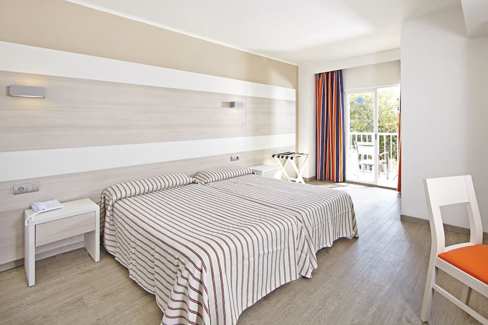 AHOI! Urban Beach Hotel — 1