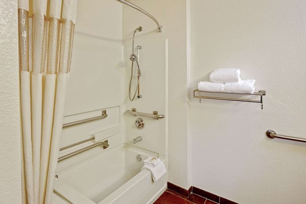 La Quinta Inn &amp; Suites by Wyndham Las Vegas Red Rock — 18