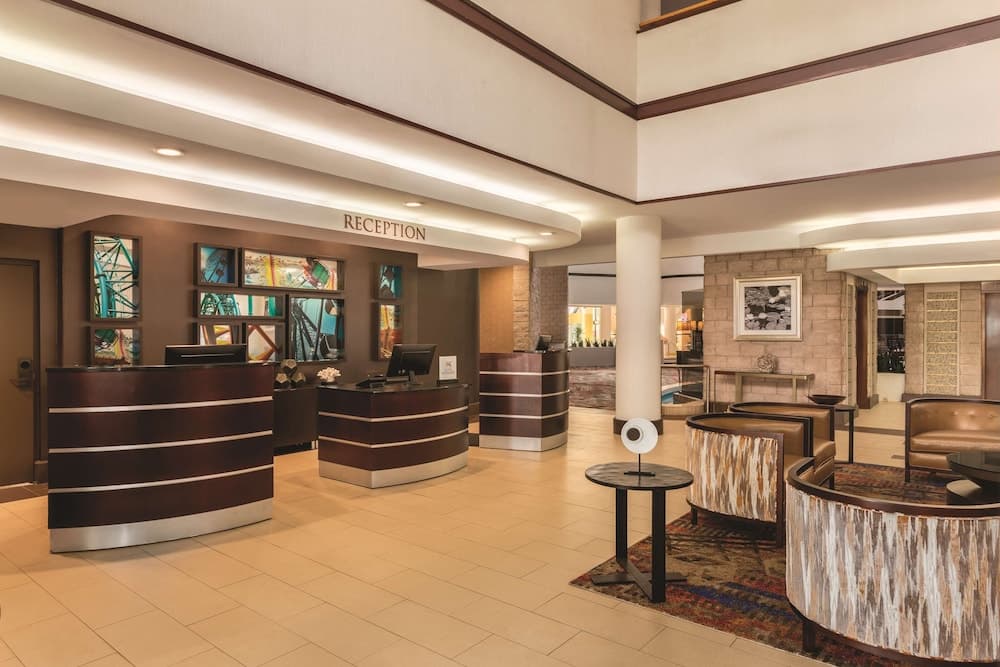 Embassy Suites by Hilton Orlando International Dr ICON Park — 5