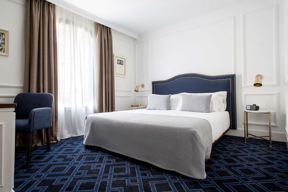 Hotel Midmost by Majestic Hotel Group — 8