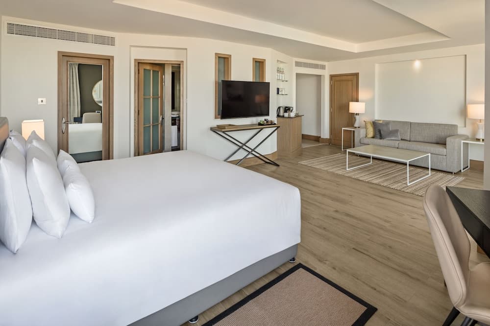 JA Beach Hotel, Dubai — 5