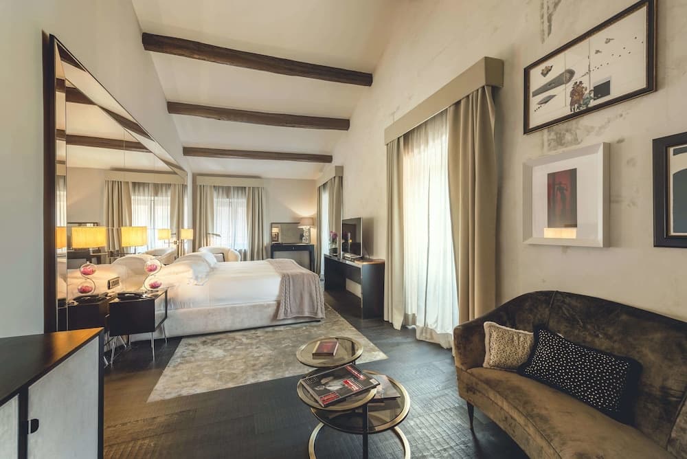 DOM Hotel — 13