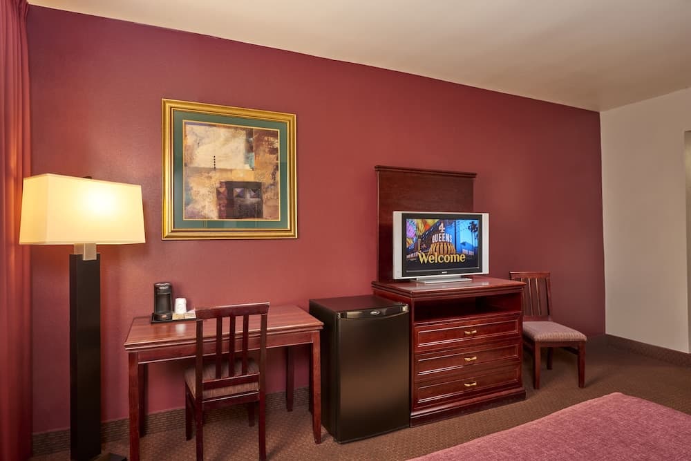Four Queens Hotel and Casino — 6