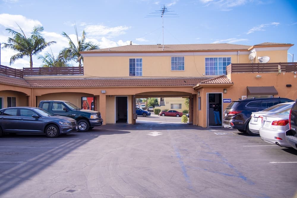 Starlight Inn La Brea — 14