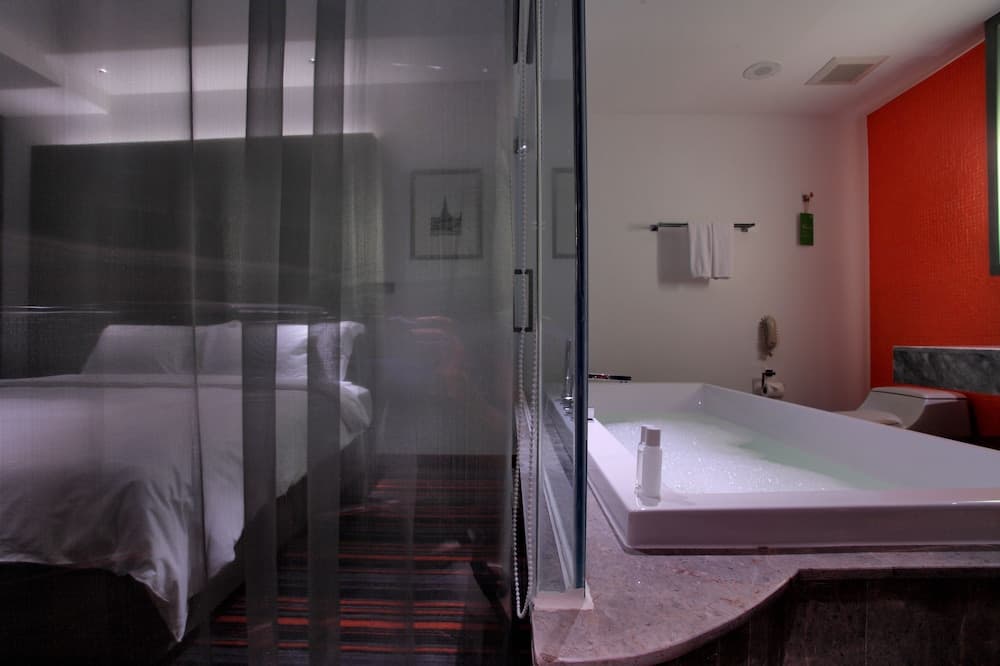 Hotel LiT BANGKOK — 30