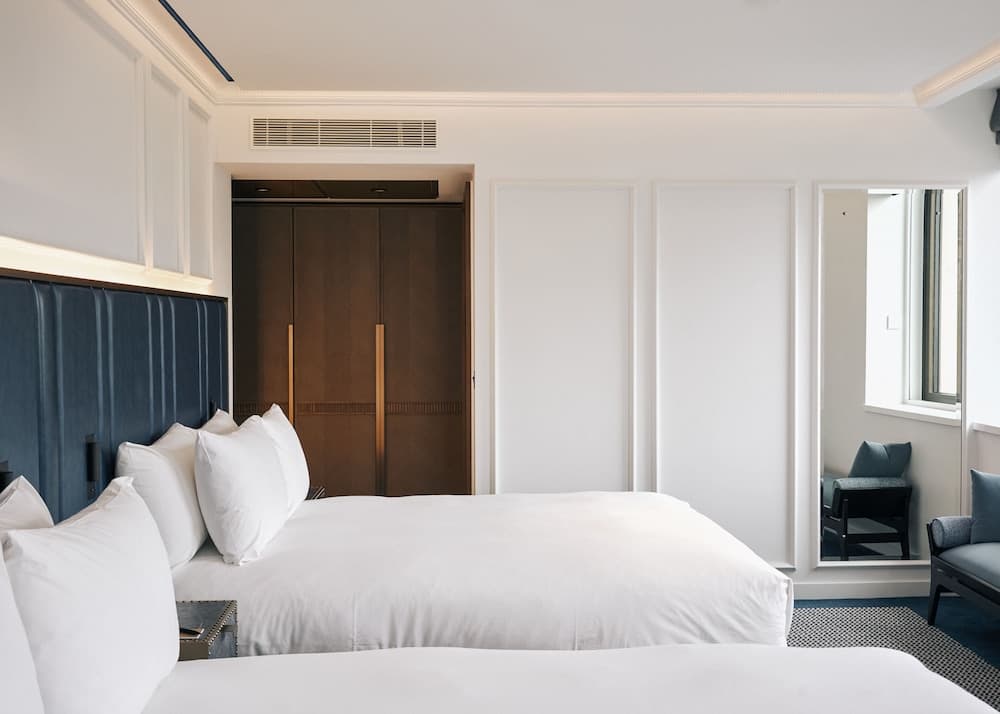 Page8, Seite Hotels — 20