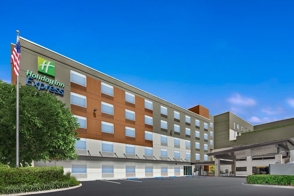 Holiday Inn Express Ft. Lauderdale Cruise-Airport by IHG — 1