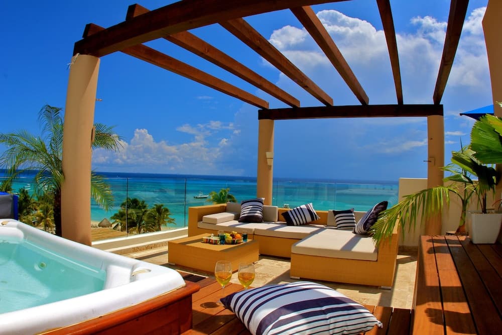The Elements Oceanfront & Beachside Condo Hotel — 2