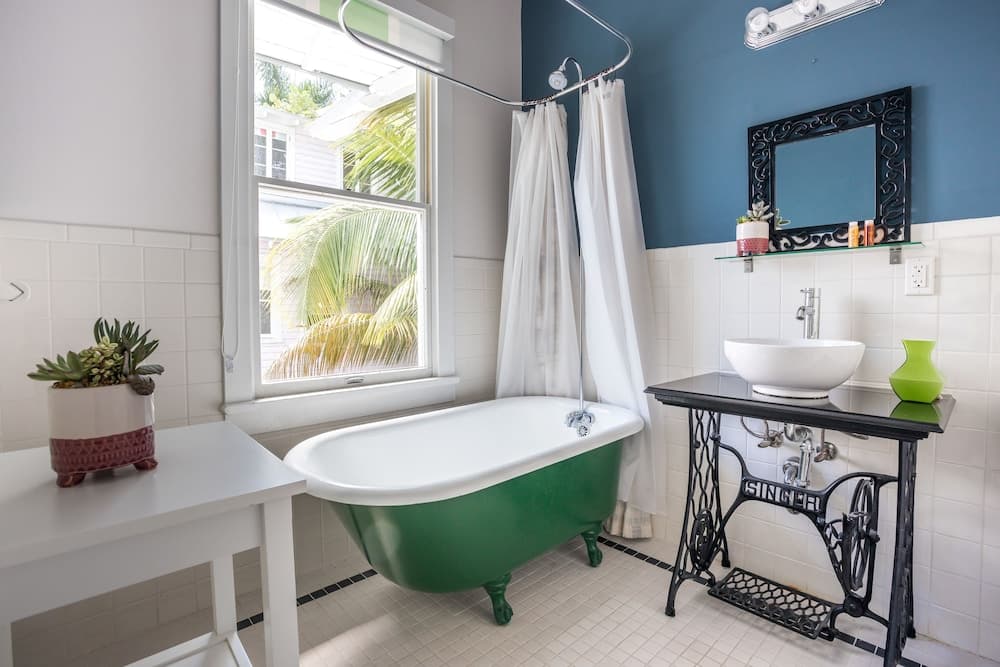Miami River Inn By Renzzi — 14