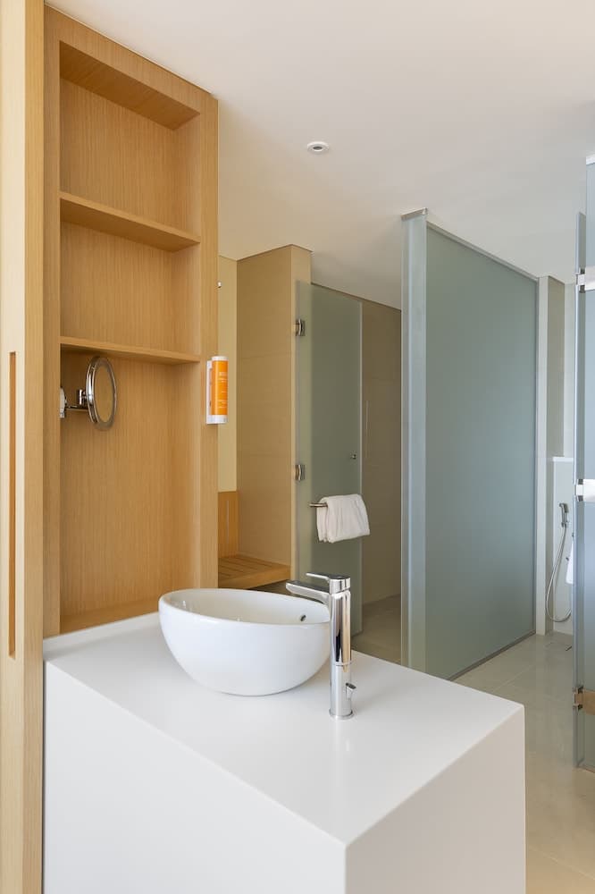 Premier Inn Dubai Ibn Battuta Mall — 19