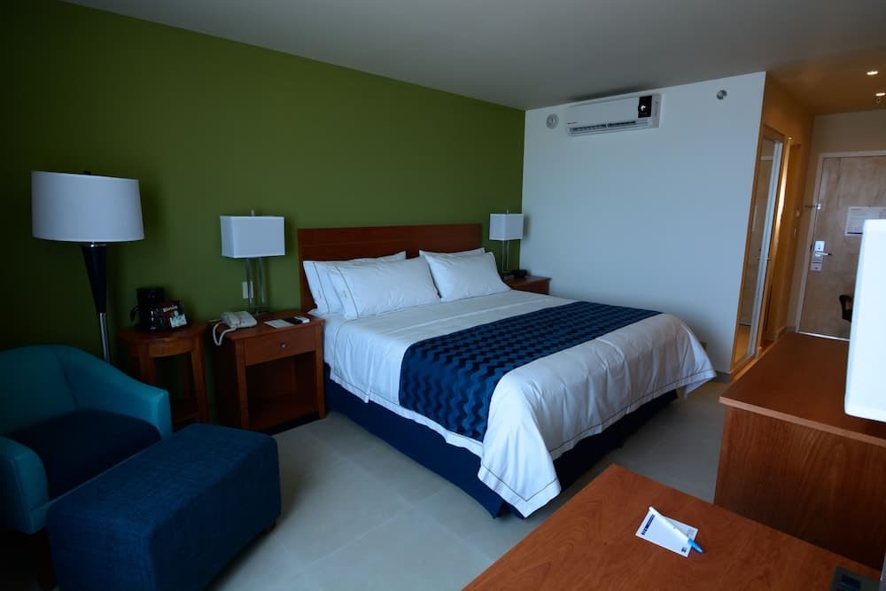 Holiday Inn Express Cabo San Lucas by IHG — 3